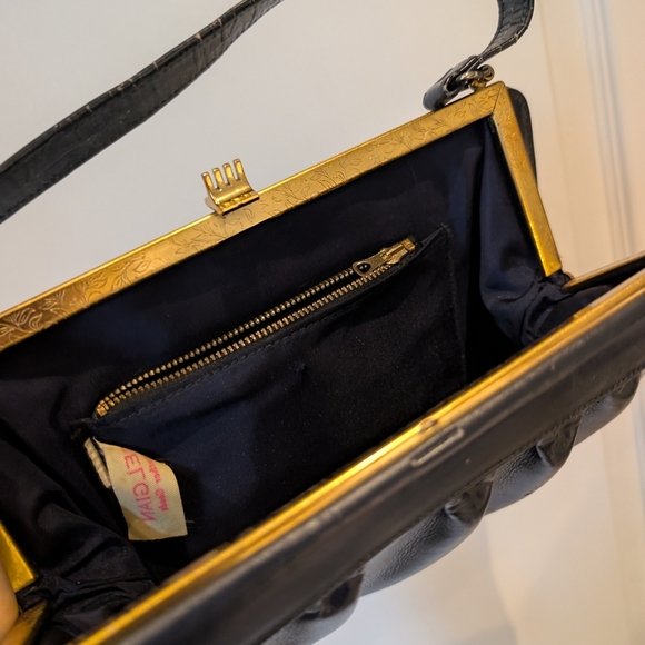 Vintage Black Leather Handbag With Gold Clasp - Picture 8 of 9